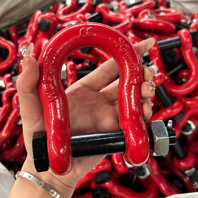 High - strength shackle